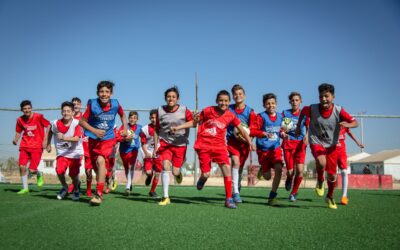 Clubes europeus se destacam com projetos sociais para crianças refugiadas