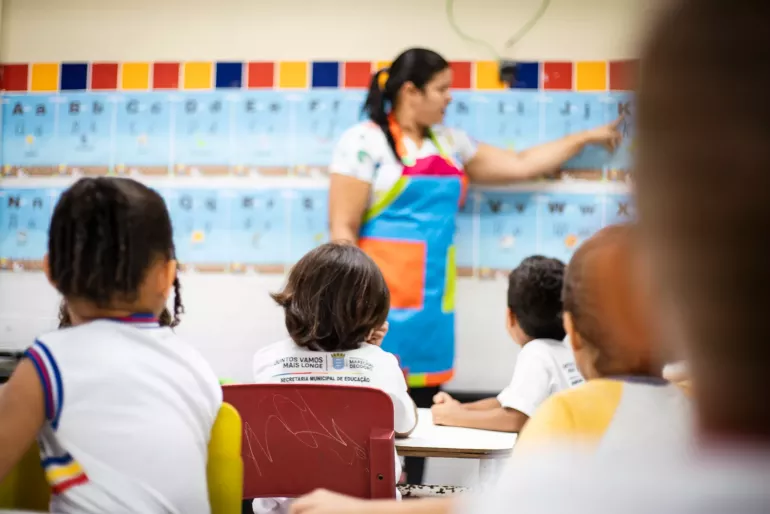 Política Nacional de Migrações inclui crianças e adolescentes entre grupos prioritários